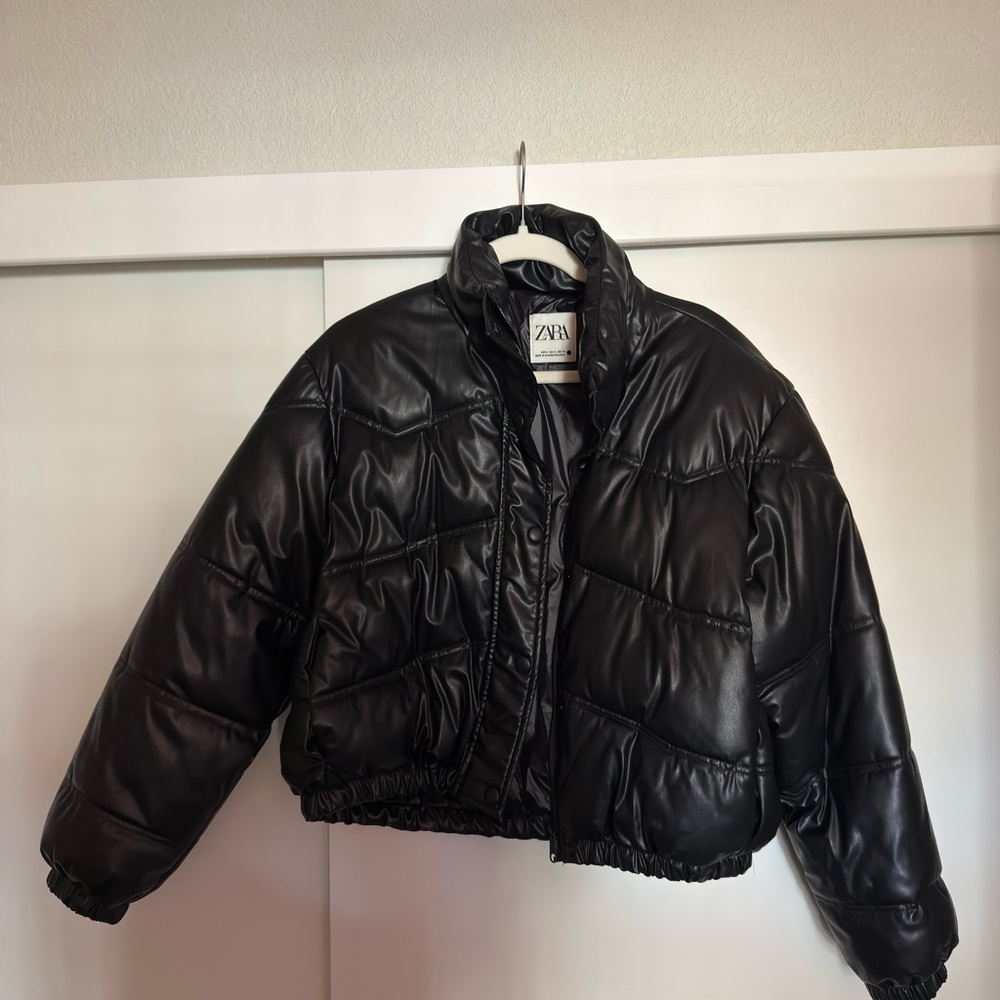 Zara Women's Glossy Black Puffer Coat